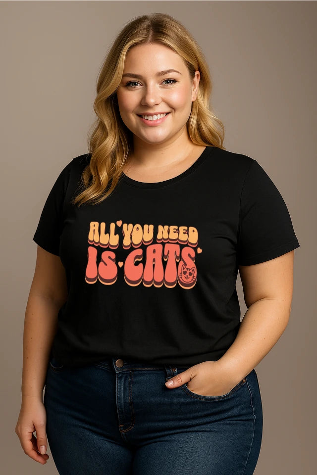 Frau trägt schwarzes T-Shirt mit All you need is cats Aufdruck