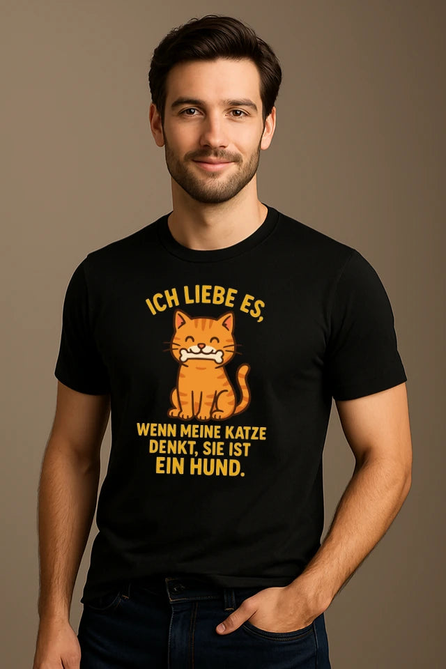 Mann trägt schwarzes Katzen T-Shirt mit Katze denkt Hund Design