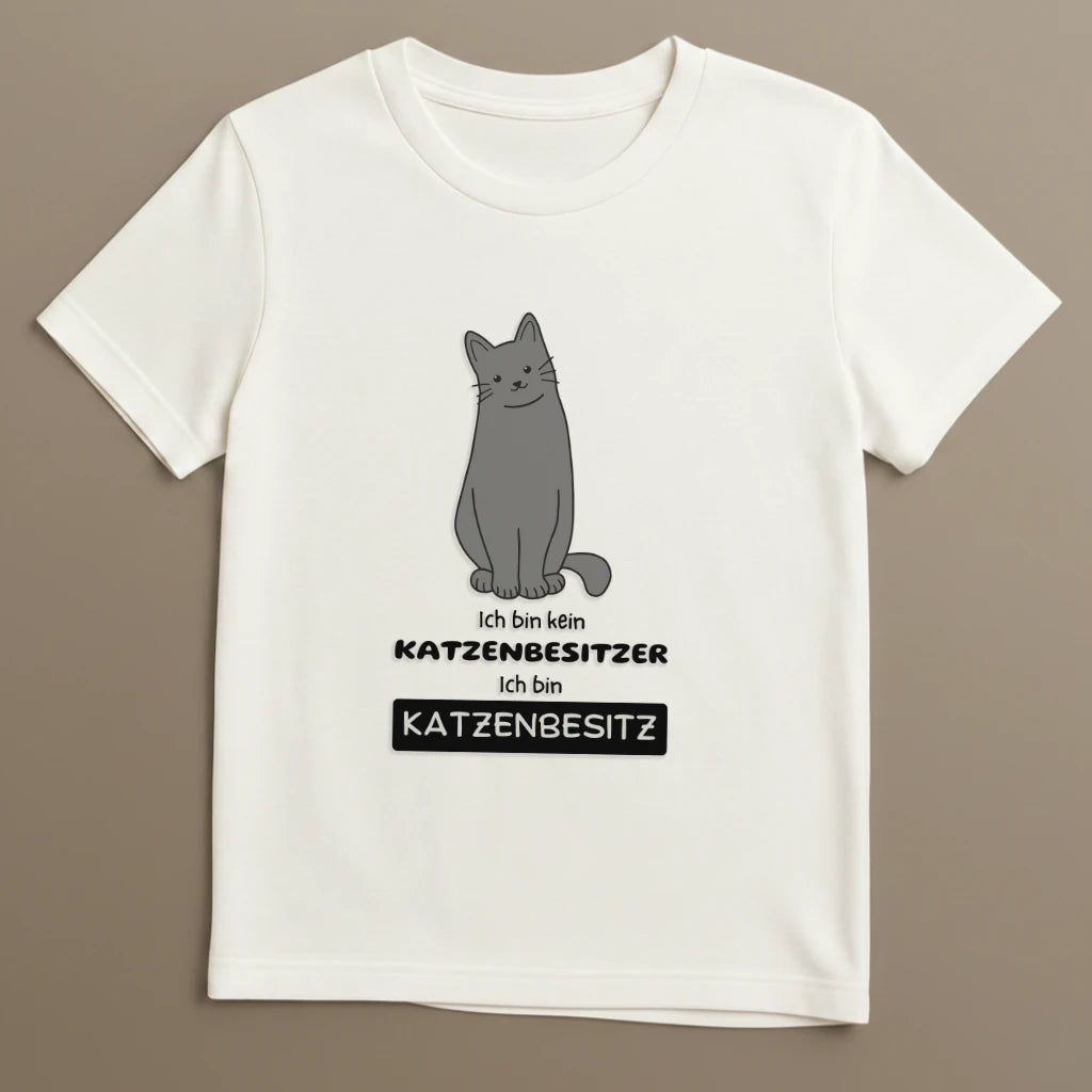 Weißes Katzen T-Shirt mit Katzenbesitz Aufdruck flach ausgelegt